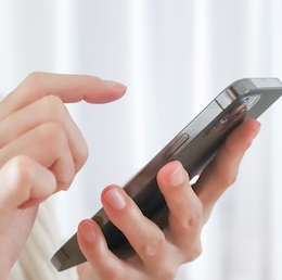 日程調整しているイメージ